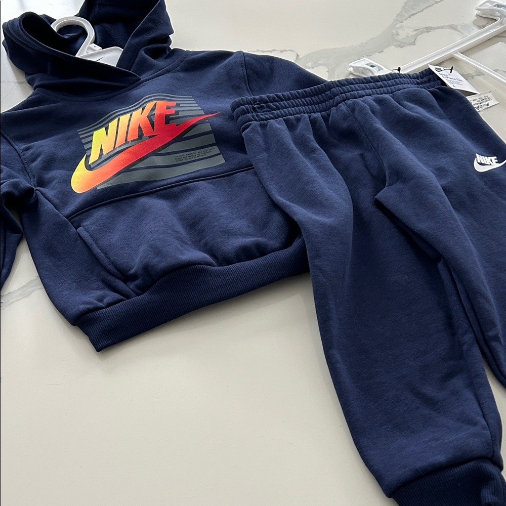 NWT Nike Kids Navy and Multicolor Hoodie Jogger Set boys